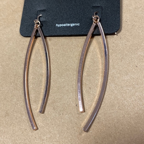 🛍 6 for $35 • NWT Banana Republic Rose Gold Asymmetrical Dangle Drop Earrings - Picture 3 of 5